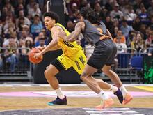 Überraschende Heimniederlage: Alba Berlin patzt gegen Chemnitz und muss um Platz zwei bangen