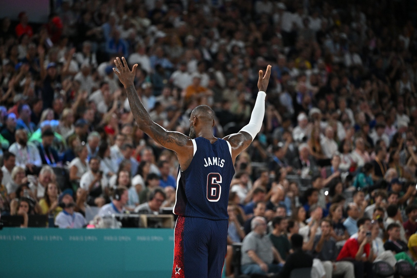 勒布朗·詹姆斯在被淘汰後對自己在NBA和洛杉磯湖人的未來感到不確定