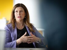 Ringen mit der Unicredit: Commerzbank-Chefin: Großteil des Jobabbaus entfällt auf KI
