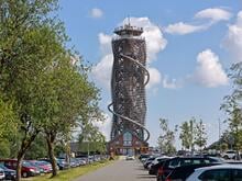 Tödliches Unglück in Niedersachsen: Drei Menschen sterben bei Sturz von Turm