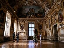 Nach spektakulärem Juwelendiebstahl: Apollo-Galerie im Louvre hat wieder geöffnet