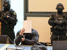 Ausschreitungen im Stadion: Versuchter Mord an Polizist? -Jähriger vor Gericht