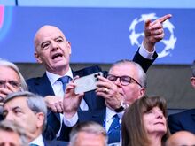 Angezählter FIFA-Präsident: Diese Funktionäre könnten FIFA-Boss Infantino herausfordern