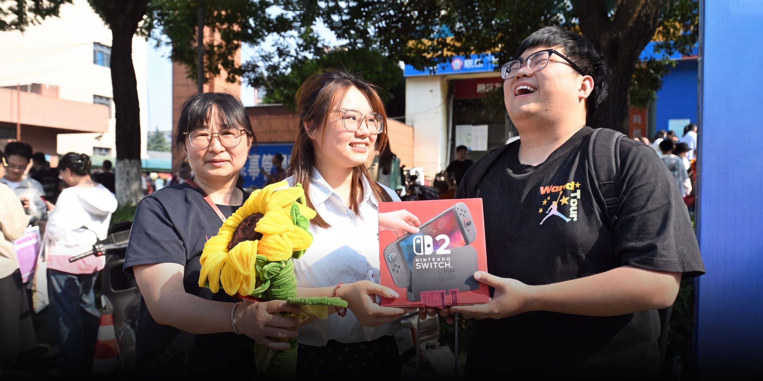 China’s Post-Gaokao Teens Are Spending Big Before College