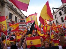 Helfer unter Druck: Demos in Spanien für Ceuta und gegen Sánchez