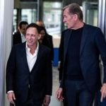 Protest gegen Preisverleihung in Berlin: Thiel kritisiert Teile der Medien als „linke Hassfabrik“ – und lobt Springer-Chef Döpfner